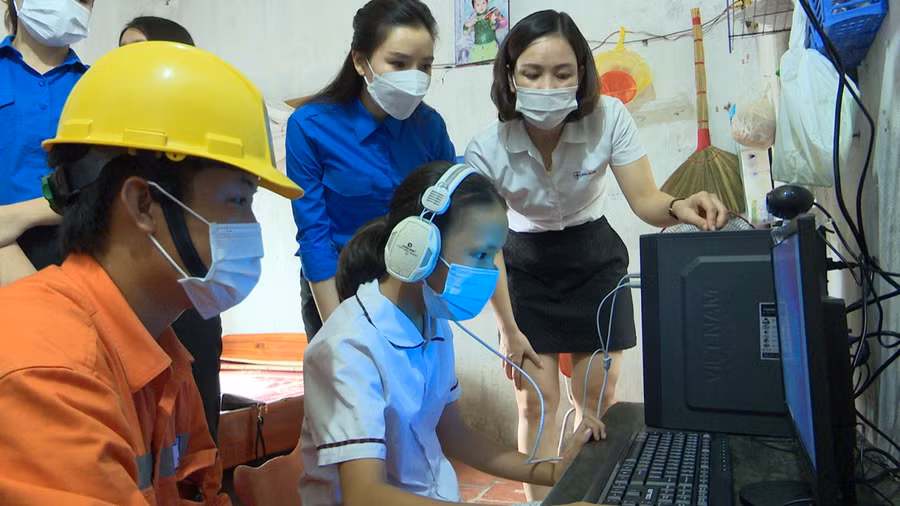 Sự chung tay của nhiều ban ngành, đoàn thể giúp HS có thêm điều kiện học tập