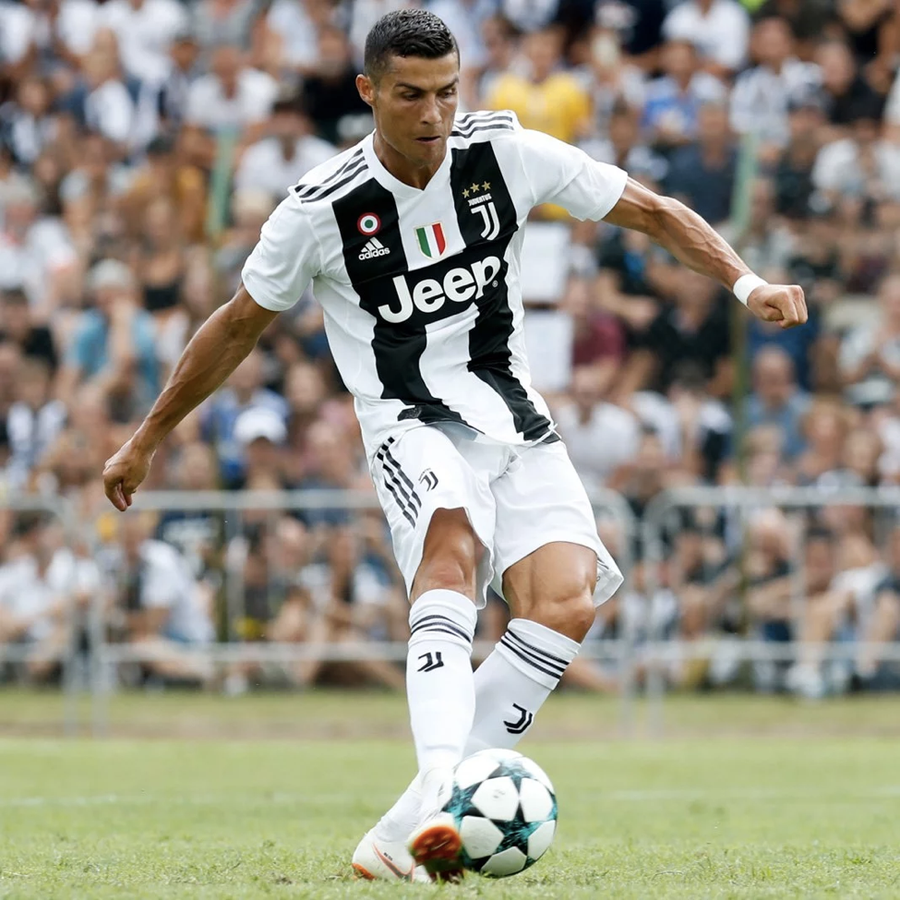Ronaldo gia nhập Juventus từ Real Madrid vào năm 2018. Ronaldo gia nhập Juventus từ Real Madrid vào năm 2018.