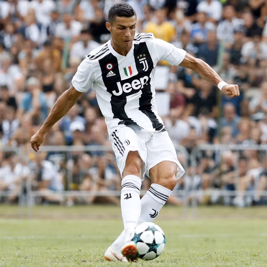 Ronaldo gia nhập Juventus từ Real Madrid vào năm 2018.