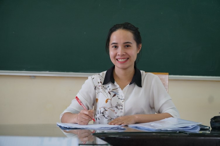 Cô Nguyễn Thị Thu Hiền – GV Địa lý Trường THCS Hà Huy Tập, TP Vinh, Nghệ An. Cô Nguyễn Thị Thu Hiền – GV Địa lý Trường THCS Hà Huy Tập, TP Vinh, Nghệ An.