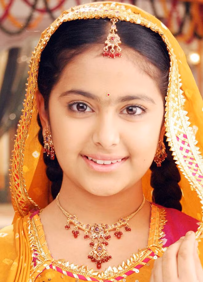 Nhan sắc sao nhí đóng "Cô dâu 8 tuổi" sau 13 năm ảnh 1