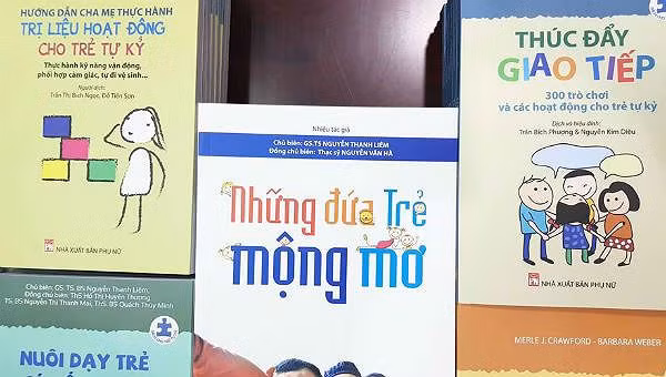 Bộ sách nuôi dạy trẻ tự kỷ