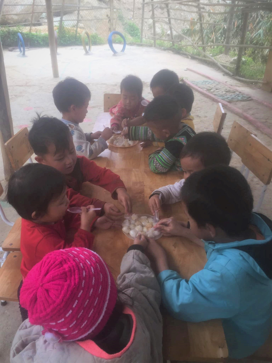 Lần đầu tiên các em nhỏ được vui Tết Hàn Thực Lần đầu tiên các em nhỏ được vui Tết Hàn Thực