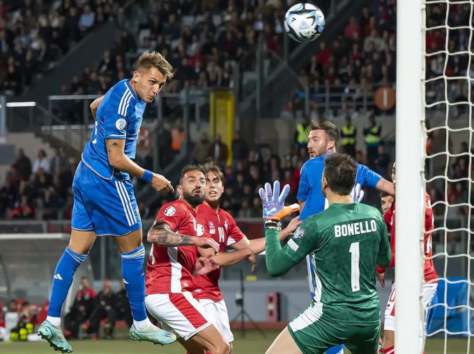 Tiền đạo gốc Argentina Mateo Retegui ghi bàn cho Italia. Tiền đạo gốc Argentina Mateo Retegui ghi bàn cho Italia.