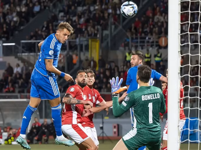 Tiền đạo gốc Argentina Mateo Retegui ghi bàn cho Italia.