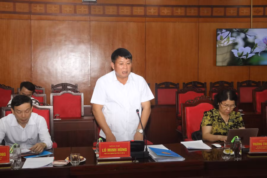 Ông Lò Minh Hùng phát biểu tại buổi làm việc