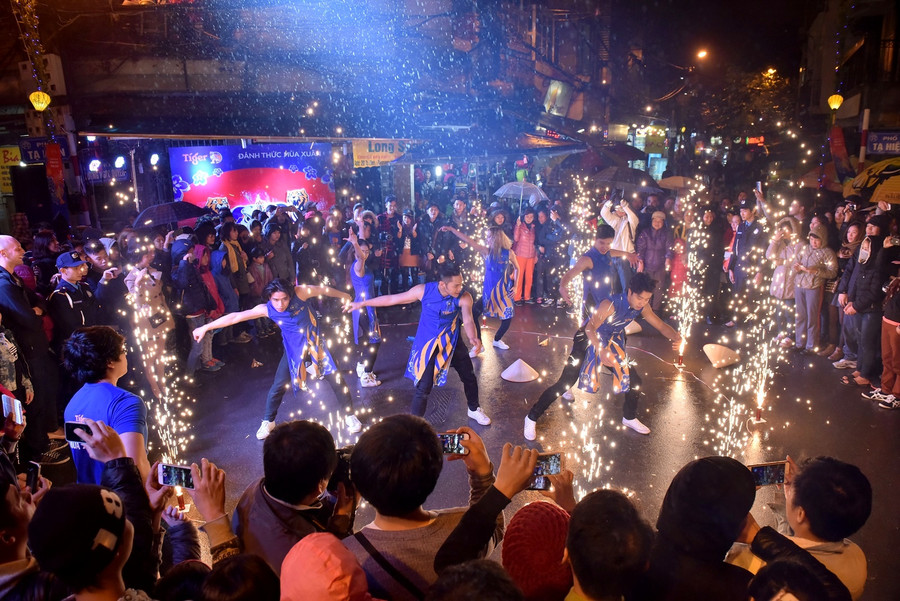 Các ca khúc được lựa chọn thể hiện trong đêm hội mang âm hưởng Tết đến, xuân về.