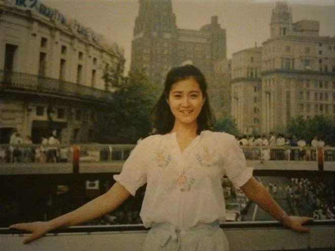 Khoe ảnh mẹ thời trẻ đẹp tựa "thần tiên tỷ tỷ", cô gái khiến dân mạng xôn xao