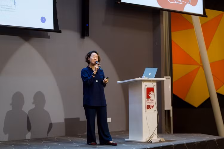 Chuyên gia Pheonix Hồ được đạo tạo tư vấn hướng nghiệp tại Mỹ Chuyên gia Pheonix Hồ được đạo tạo tư vấn hướng nghiệp tại Mỹ