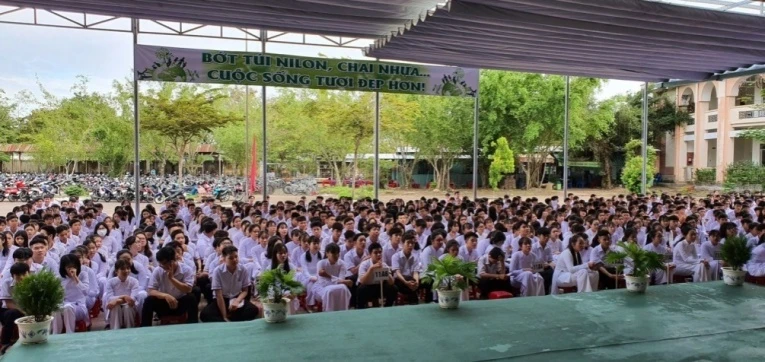 Buổi lễ phát động phong trào: “Chung tay hạn chế rác thải nhựa”.