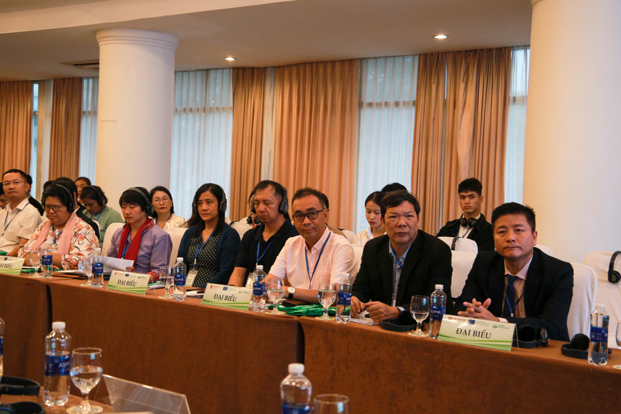 Hội thảo quy tụ nhiều chuyên gia đến từ các cơ sở giáo dục trong và ngoài nước tham dự. Hội thảo quy tụ nhiều chuyên gia đến từ các cơ sở giáo dục trong và ngoài nước tham dự.