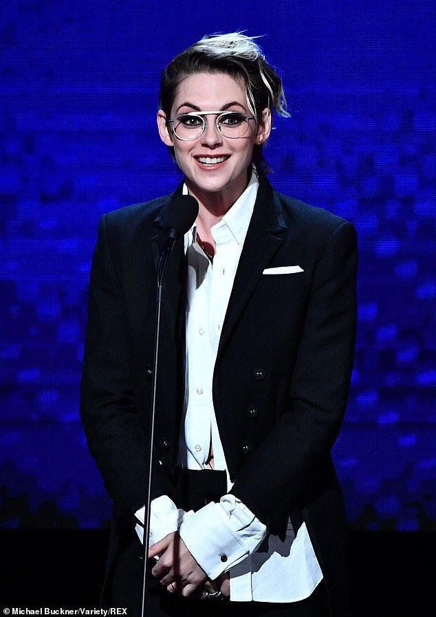 chuyện showbiz: vợ chồng đông nhi tái xuất rạng rỡ sau đám cưới thế kỷ hình 2 chuyen showbiz: vo chong dong nhi tai xuat rang ro sau dam cuoi the ky hinh 2