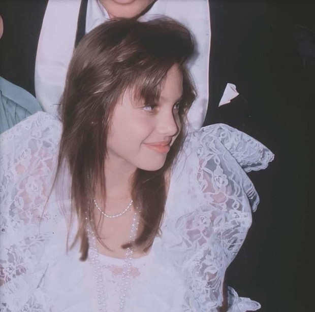 Ve dep nhu bup be cua Angelina Jolie nam 11 tuoi hinh anh 6 