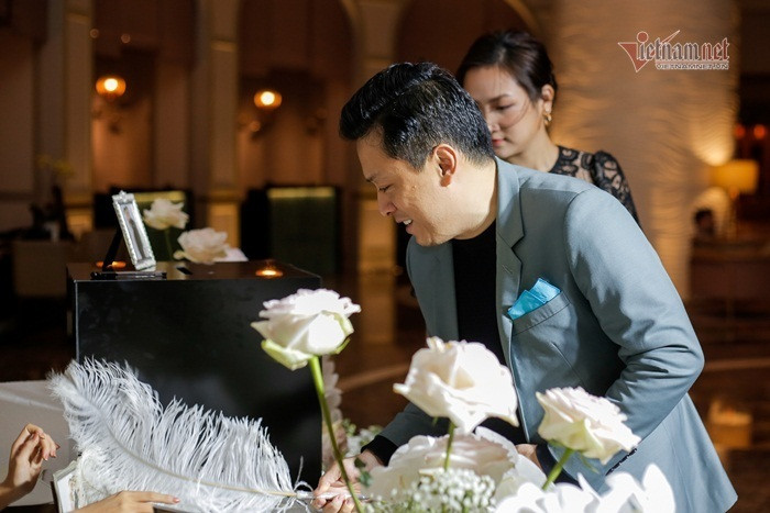 Vợ chồng Lưu Hương Giang - Hồ Hoài Anh quấn quýt dự đám cưới Giang Hồng Ngọc ảnh 11 Vợ chồng Lưu Hương Giang - Hồ Hoài Anh quấn quýt dự đám cưới Giang Hồng Ngọc