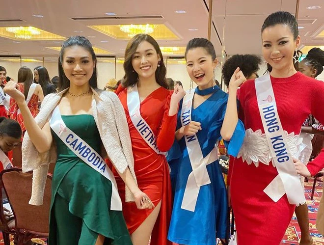 Tường San là á hậu của cuộc thi Miss World Vietnam 2019. Cô sở hữu chiều cao 1,7 m với số đo ba vòng 82-62-95, vẻ đẹp ngọt ngào. 