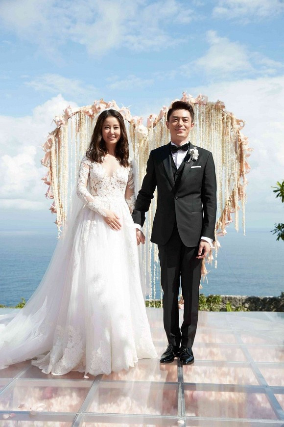 chuyện showbiz: vợ chồng đông nhi tái xuất rạng rỡ sau đám cưới thế kỷ hình 4 chuyen showbiz: vo chong dong nhi tai xuat rang ro sau dam cuoi the ky hinh 4