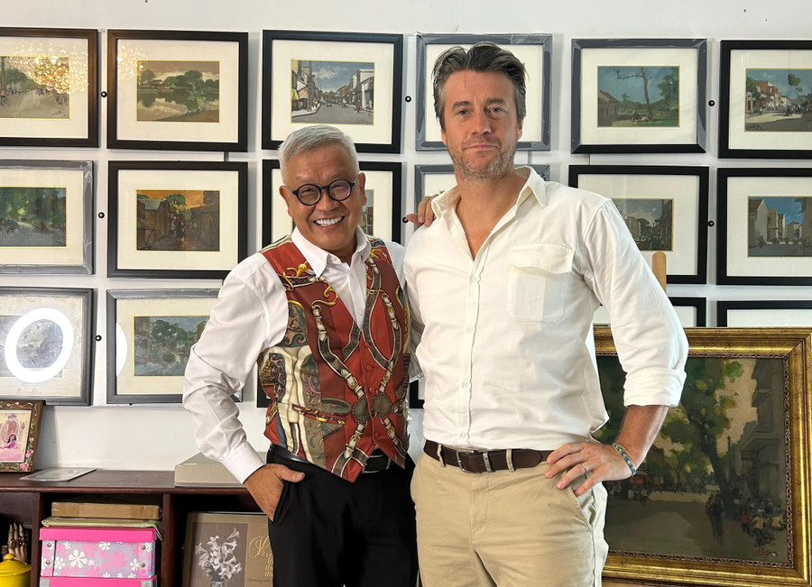 Nhà nghiên cứu Ngô Kim Khôi và ông Alexandre Millon - Tổng Giám đốc nhà đấu giá Millon.