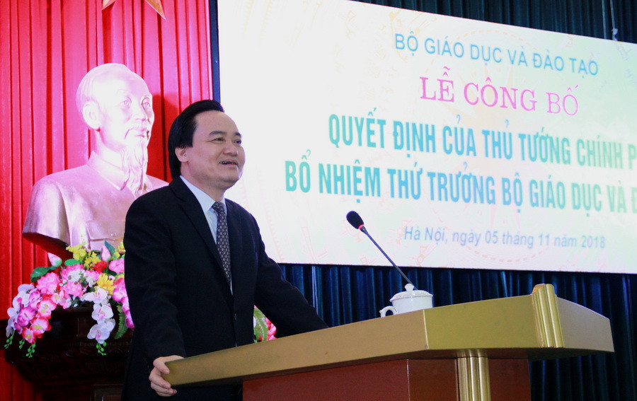 Bộ trưởng Phùng Xuân Nhạ phát biểu tại buổi lễ Bộ trưởng Phùng Xuân Nhạ phát biểu tại buổi lễ