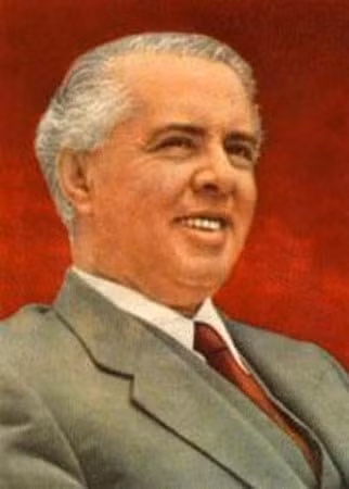 Vén màn bí mật về mạng lưới hầm ngầm chống hạt nhân Albania - ảnh 1