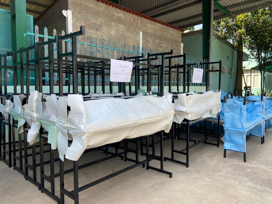 Công ty Thanh Tùng 2 cũng đã trao tặng nhiều sản phẩm cho các trường học trên địa bàn tỉnh Nghệ An.