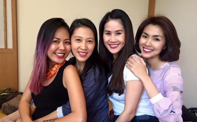 Tăng Thanh Hà đăng một bức ảnh cùng hội bạn thân 10 năm lên trang cá nhân, chưa ai kịp "bóc phốt" đã thành thật thanh minh - Ảnh 2. Tăng Thanh Hà đăng một bức ảnh cùng hội bạn thân 10 năm lên trang cá nhân, chưa ai kịp "bóc phốt" đã thành thật thanh minh - Ảnh 2.