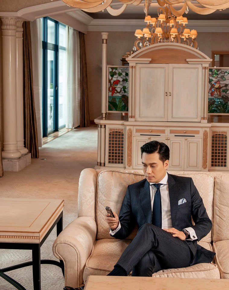 Vợ chồng diễn viên Việt Anh đồng loạt đăng trạng thái "Độc thân", rộ nghi án đường ai nấy đi - Ảnh 3. Vợ chồng diễn viên Việt Anh đồng loạt đăng trạng thái "Độc thân", rộ nghi án đường ai nấy đi - Ảnh 3.