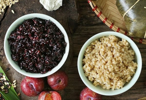 Tết Đoan Ngọ ăn gì để "diệt sâu bọ" mới là chuẩn nhất? ảnh 1 Cơm rượu nếp là món ăn không thể thiếu trong ngày Tết Đoan Ngọ.