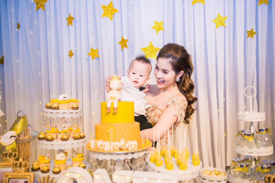 Vợ chồng diễn viên Việt Anh đồng loạt đăng trạng thái "Độc thân", rộ nghi án đường ai nấy đi - Ảnh 4. Vợ chồng diễn viên Việt Anh đồng loạt đăng trạng thái "Độc thân", rộ nghi án đường ai nấy đi - Ảnh 4.