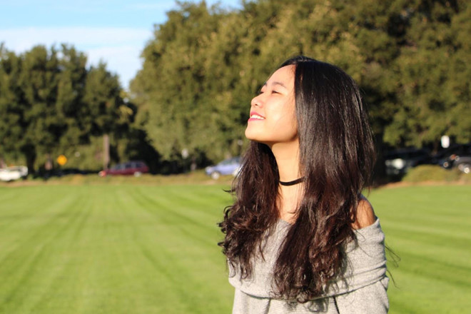 Khi còn là học sinh THPT chuyên Lào Cai, Hoài Anh đạt nhiều thành tích ấn tượng. Nữ sinh nằm trong số 5 đại diện Việt Nam tham dự chương trình Thủ lĩnh Thanh niên Đông Nam Á (SEAYLP) tại Mỹ năm 2015. Cô đạt giải nhì học sinh giỏi quốc gia môn Tiếng Anh, huy chương vàng Olympic Tiếng Anh qua Internet cấp quốc gia, huy chương bạc Tài năng tiếng Anh cấp quốc gia… Hoài Anh đạt 8.0 IELTS lần đầu thi vào năm lớp 11. 9X cũng sáng lập dự án hỗ trợ trẻ em vùng cao và bảo vệ môi trường.