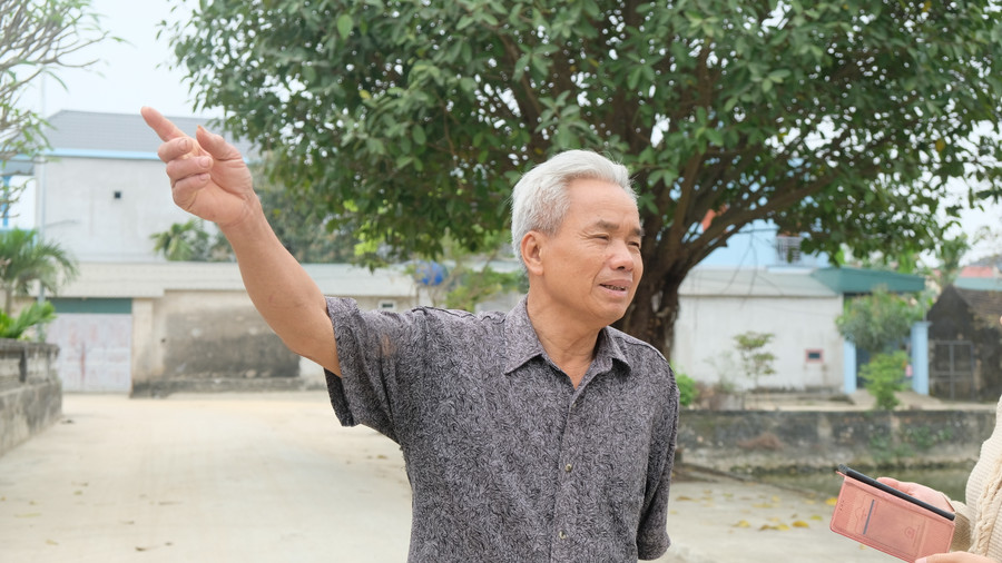 Ông Bùi Xuân Thùy khẳng định trai gái hai làng cả trăm năm không lấy nhau. (Ảnh: TG)