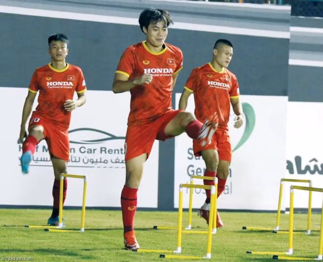 Báo Saudi Arabia mong tuyển Việt Nam không phòng thủ tiêu cực.