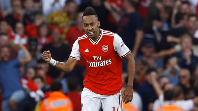 Tiền đạo Pierre-Emerick Aubameyang mừng bàn thắng ghi được cho Arsenal vào lưới Tottenham tại Ngoại hạng Anh năm 2019.