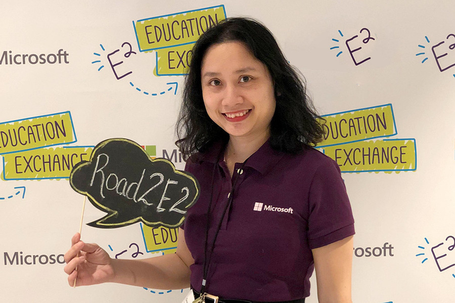 Cô giáo Trần Hương Quỳnh là giảng viên Khoa Tiếng Anh, Trường ĐH Sư phạm Hà Nội. Cô giáo Trần Hương Quỳnh là giảng viên Khoa Tiếng Anh, Trường ĐH Sư phạm Hà Nội.