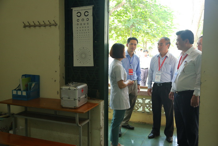 Thứ trưởng Nguyễn Hữu Độ thăm phòng y tế và động viên cán bộ trực y tế tại Trường THPT Lương Sơn, Hội đồng thi Sở GD&ĐT Hòa Bình Thứ trưởng Nguyễn Hữu Độ thăm phòng y tế và động viên cán bộ trực y tế tại Trường THPT Lương Sơn, Hội đồng thi Sở GD&ĐT Hòa Bình