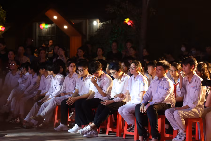 Các em học sinh tham dự buổi Lễ.