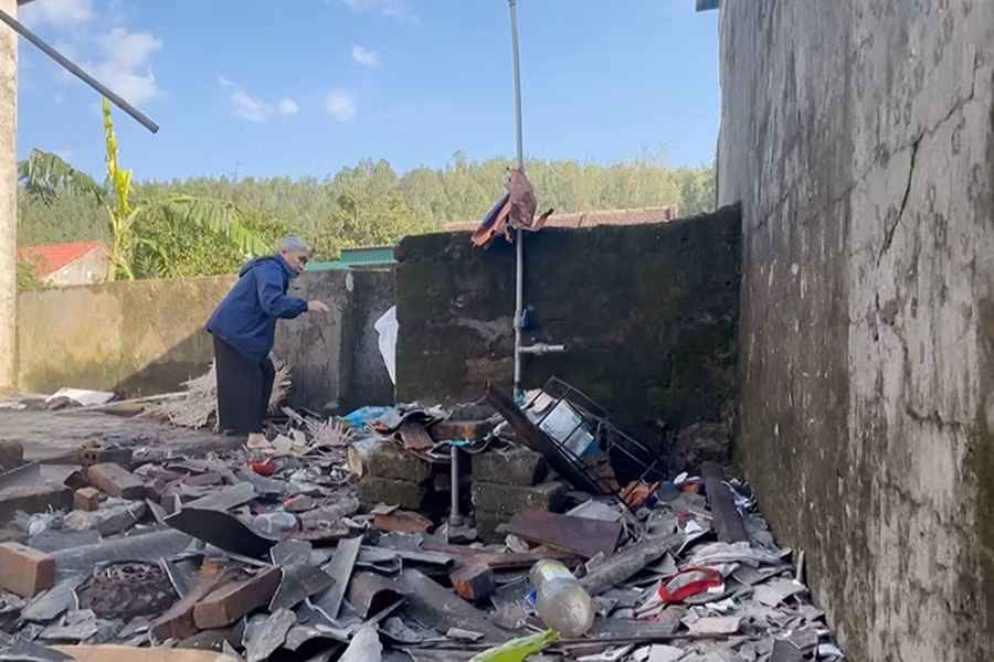 Hiện trường vụ nổ ở xã Đỉnh Bàn do chế tạo pháo. Ảnh: Hà Phương