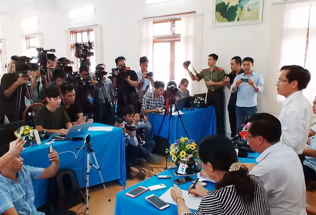 Tổ công tác của BCĐ thi công bố tại buổi thông báo kết quả xác minh kết quả thi tại Hội đồng thi Sơn La