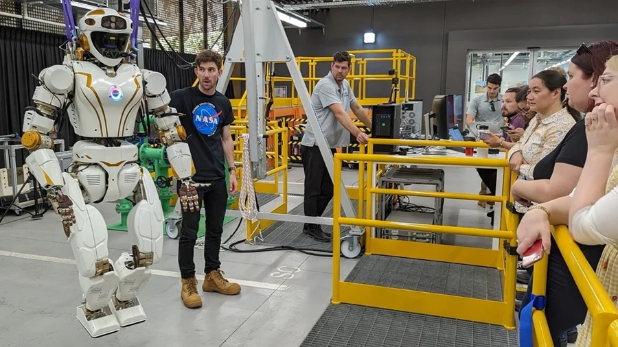 Robot Valkyrie sẽ trải qua một thử nghiệm mới ở Australia với tư cách là người chăm sóc từ xa. Ảnh: NASA