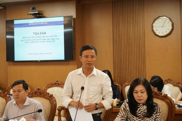 Ông Bùi Văn Khiết chia sẻ tại tọa đàm