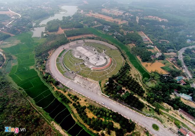 Đỉnh Đền Hùng nhìn từ không trung