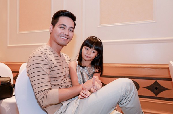 Những ông bố nức tiếng yêu chiều con gái của showbiz Việt ảnh 7 Những ông bố nức tiếng yêu chiều con gái của showbiz Việt