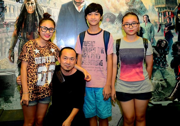 Những ông bố nức tiếng yêu chiều con gái của showbiz Việt ảnh 12 Những ông bố nức tiếng yêu chiều con gái của showbiz Việt