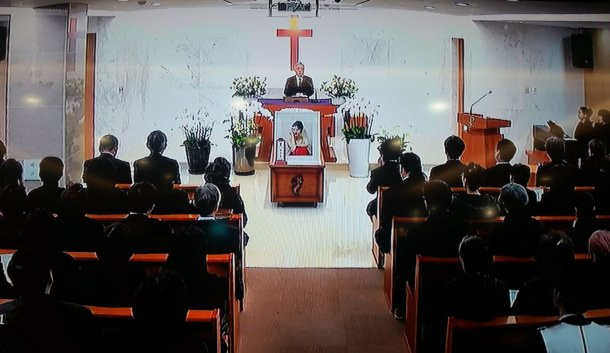 Đám tang đẫm lệ của diễn viên qua đời vì ung thư ảnh 2 - 2