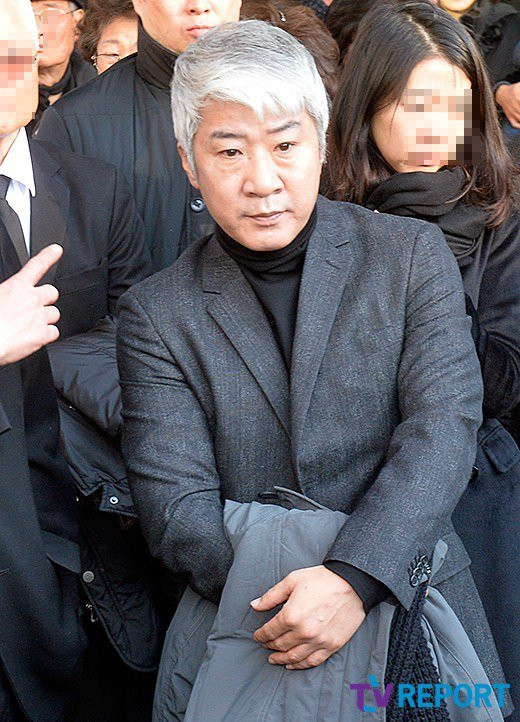 Đám tang đẫm lệ của diễn viên qua đời vì ung thư ảnh 5 - 5