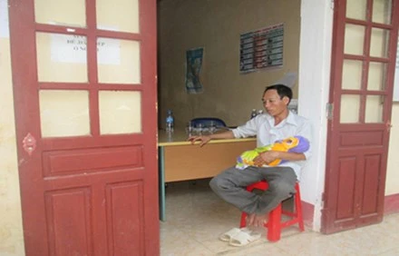 Công an điều tra vụ cháu bé tử vong sau khi tiêm vắc xin