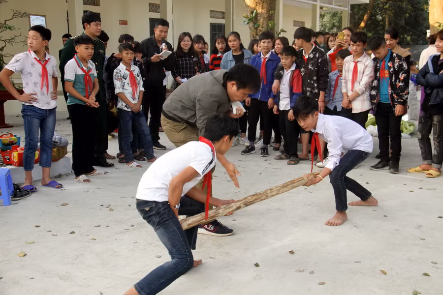 Bất phân thắng bại, cố lên