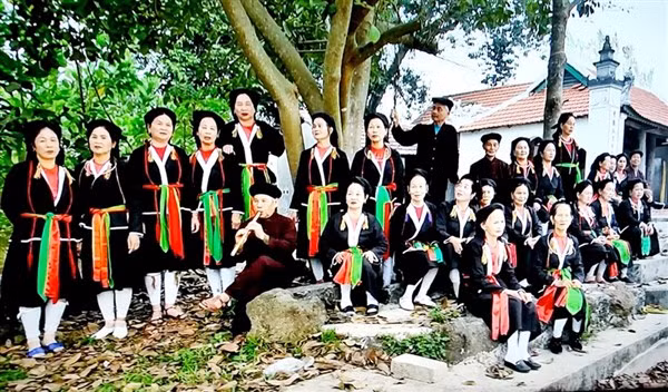 Một buổi sinh hoạt của CLB Soọng Cô Thanh Trà (xã Sơn Cẩm, TP Thái Nguyên).