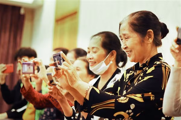 Người lao động di cư tại Hà Nội kể chuyện qua ảnh về Thủ đô.