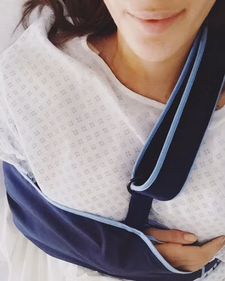 Duong kim Hoa hau Phap gap chan thuong nghiem trong - Anh 2