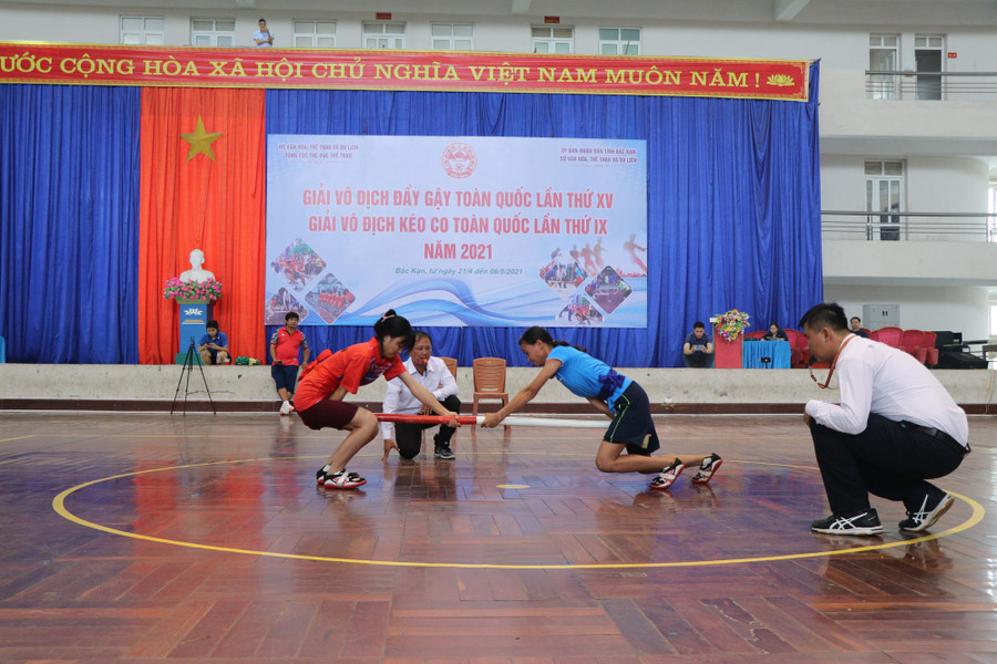 Trận đấu thuộc giải vô địch đẩy gậy toàn quốc năm 2021.